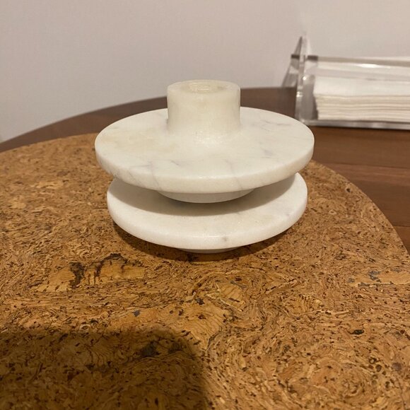 EQ3 white marble candlestick holders - Picture 3 of 4